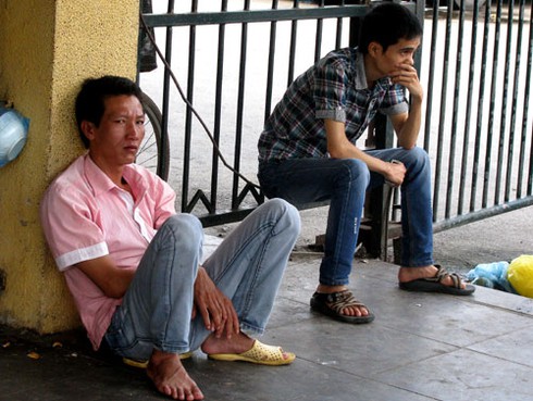 Người dân phờ phạc quay lại Thủ đô