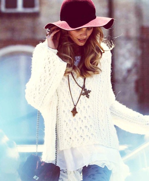 Mặc đẹp với trang phục tông trắng trong mùa lạnh