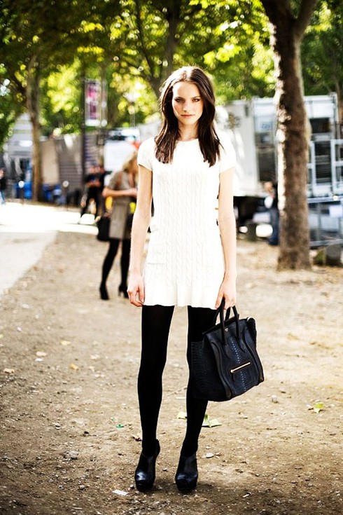 Mặc đẹp với trang phục tông trắng trong mùa lạnh