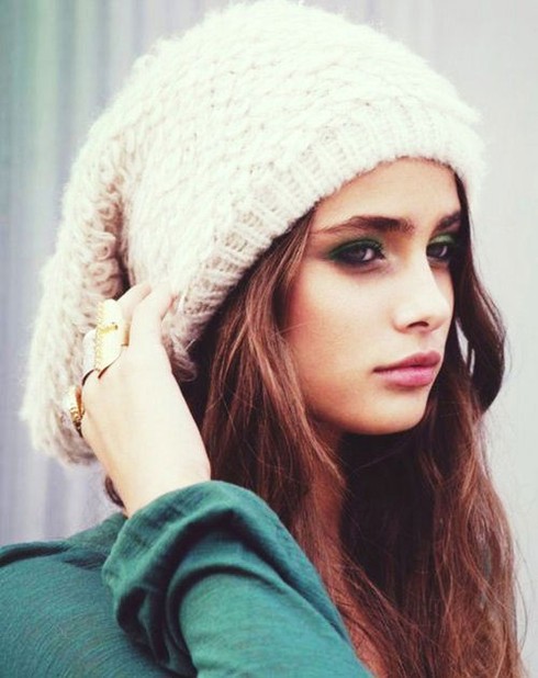 Mặc đẹp với trang phục tông trắng trong mùa lạnh