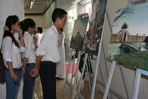 Triển lãm tranh 3D Hà Nội: ‘Xài chùa’ mà không xin phép