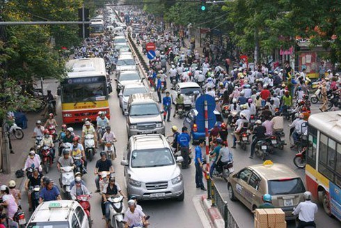 Đăng ký mới ô tô, xe máy giảm cực mạnh