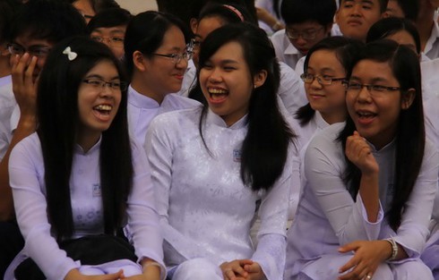 Rạng ngời nụ cười trẻ thơ ngày khai trường