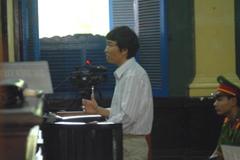 Viện kiểm sát bắt đầu chất vấn Hoàng Khương (trực tiếp)