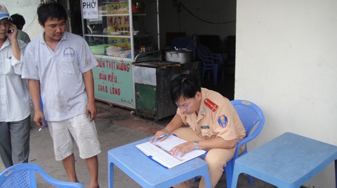 Đồng tiền xóa sạch hồ sơ