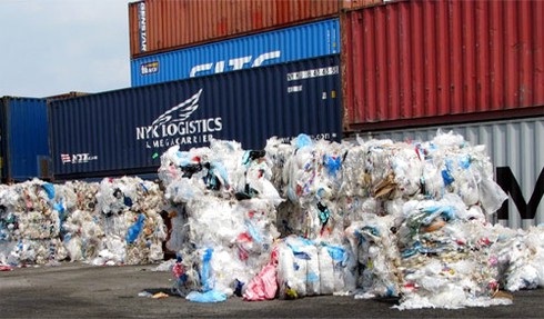 Tạm nhập tái xuất: Toàn hàng cấm, độc hại