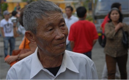 Vụ nhà báo Hoàng Khương: Đắng lòng nhìn nước mắt người cha