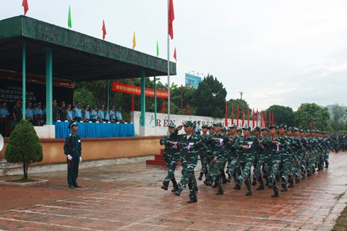 Bộ đội pháo phòng không diễn tập thực binh đánh địch tấn công