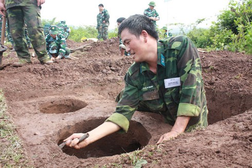 Bộ đội pháo phòng không diễn tập thực binh đánh địch tấn công
