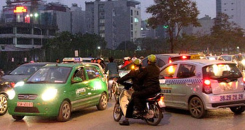 Bộ GTVT không đề xuất sơn `đồng phục` cho tất cả taxi