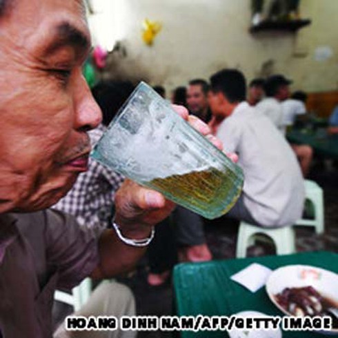 Quan điểm của 'Tây' về bia hơi, phố cổ và... sang đường ở Hà Nội