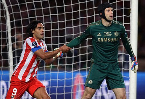 Chelsea lên kế hoạch đưa Cech đi viện