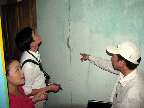 Quảng Nam: Nhà dân nứt toác vì động đất