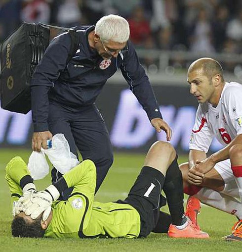 Tây Ban Nha chật vật giành 3 điểm trong ngày xuất quân