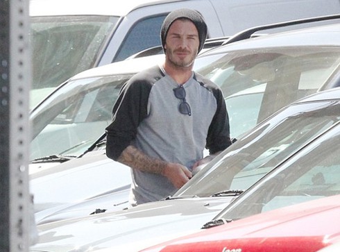 Bà Becks diện đồ phối hoàn hảo cùng con gái