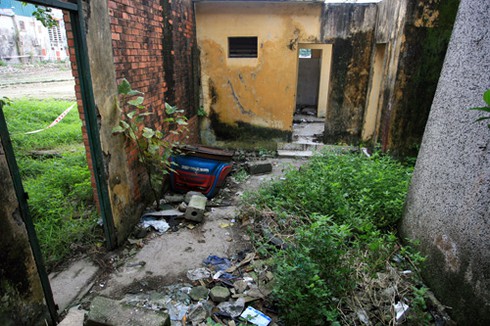 Ngôi nhà bỏ hoang trong công viên Thống Nhất