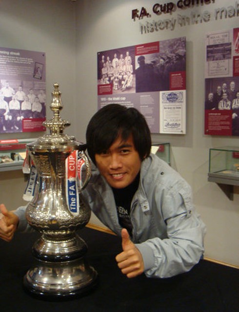 Hoàng tử bóng đá Việt Nam' bơ vơ