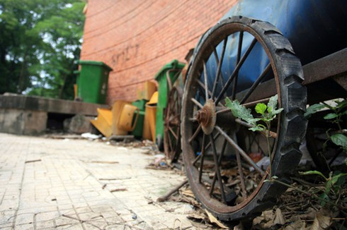 Ngôi nhà bỏ hoang trong công viên Thống Nhất