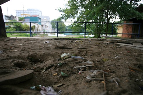 Ngôi nhà bỏ hoang trong công viên Thống Nhất