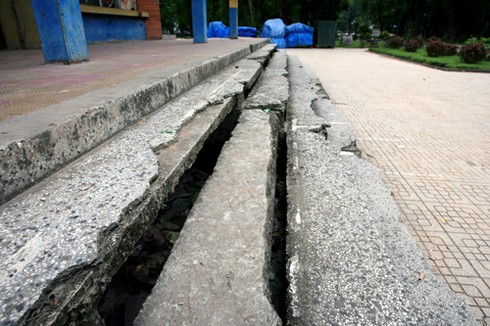 Ngôi nhà bỏ hoang trong công viên Thống Nhất