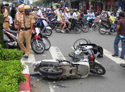 Truy đuổi cướp, 2 người trọng thương