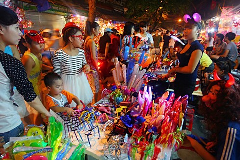 Người thủ đô đi chơi Trung thu sớm