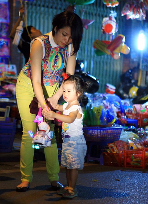 Người thủ đô đi chơi Trung thu sớm