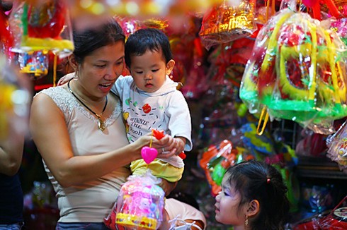 Người thủ đô đi chơi Trung thu sớm