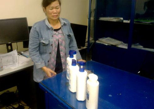 Giả vờ mang bầu để trộm cắp dầu gội đầu