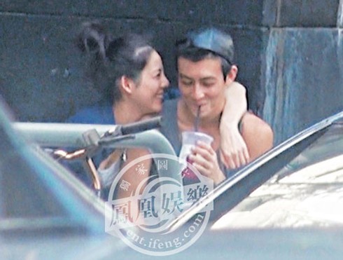 Trần Quán Hy bị bắt gặp vui vẻ bên tình mới