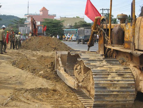 Đầu tư 4.500 tỷ đồng nâng cấp quốc lộ vận chuyển bô xít