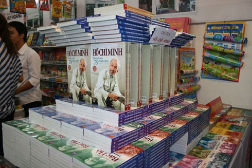 Độc đáo cột mốc Trường Sa giữa lòng Hà Nội