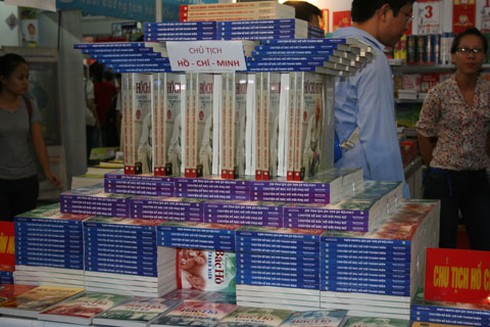 Độc đáo cột mốc Trường Sa giữa lòng Hà Nội