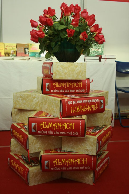 Độc đáo cột mốc Trường Sa giữa lòng Hà Nội