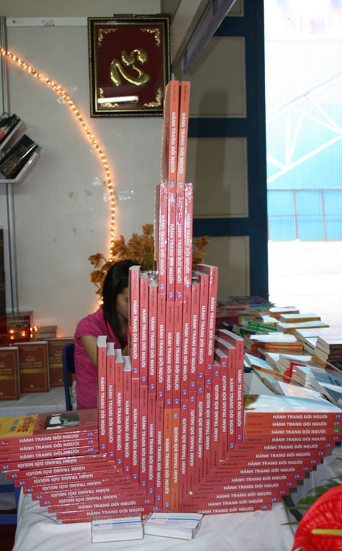 Độc đáo cột mốc Trường Sa giữa lòng Hà Nội