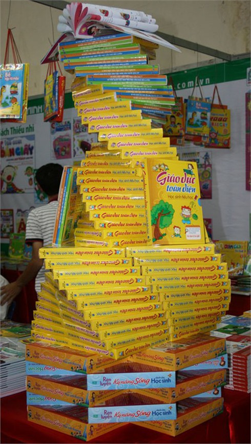 Độc đáo cột mốc Trường Sa giữa lòng Hà Nội