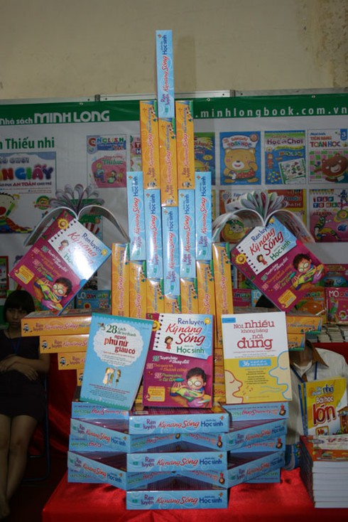 Độc đáo cột mốc Trường Sa giữa lòng Hà Nội