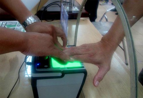 Cận cảnh đi làm Chứng minh thư mẫu mới