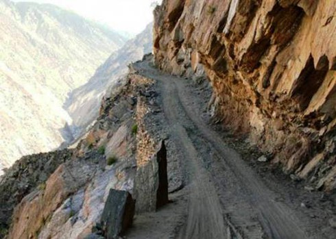 Khám phá 15 cung đường nguy hiểm trên thế giới - ảnh 11