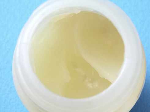 Gót chân nứt nẻ mùa đông, phải làm sao? - ảnh 4