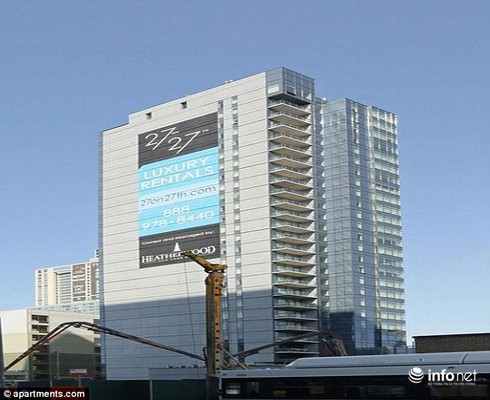 Bảo vệ bị sa thải vì ... quá tốt bụng - ảnh 1