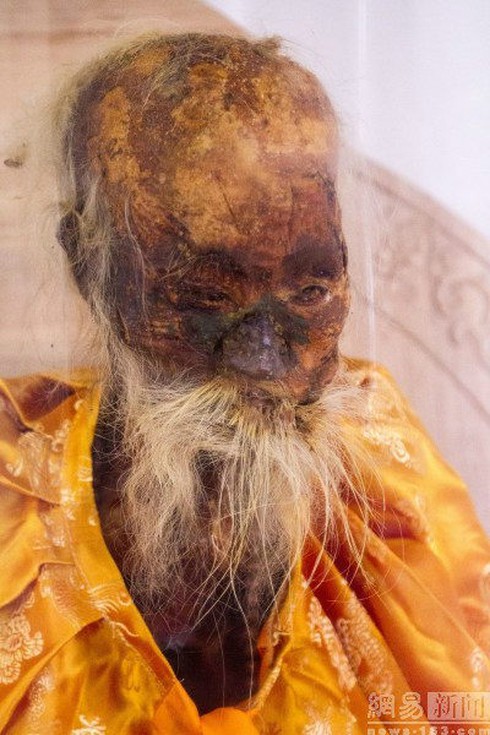 Cận cảnh xác ướp nhà sư 17 năm gần như còn nguyên vẹn - ảnh 3