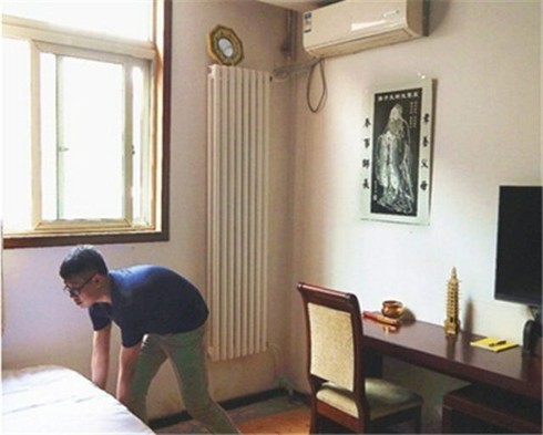 Trung Quốc: Choáng với kiểu cầu may của sĩ tử, phụ huynh trước kỳ thi - ảnh 1