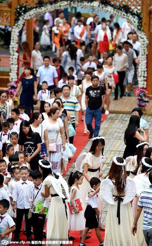 Trải thảm đỏ chào đón học sinh lớp một trong ngày khai giảng - ảnh 4