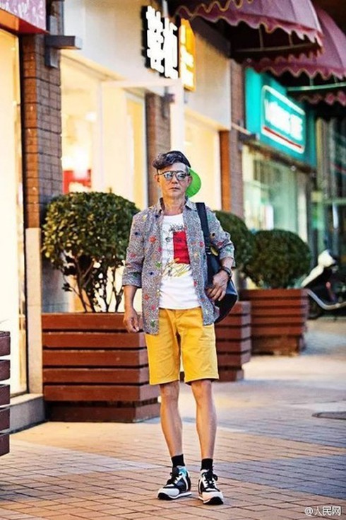 Cụ ông 71 tuổi ăn mặc