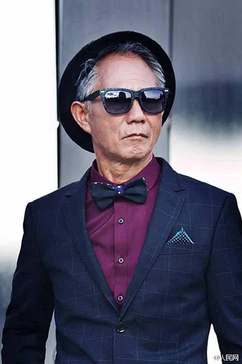 Cụ ông 71 tuổi ăn mặc