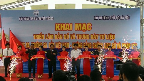 Bộ Tư lệnh Thủ đô tổ chức Triển lãm bằng chứng chủ quyền biển đảo - ảnh 1