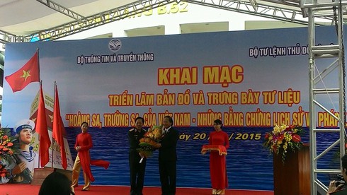 Bộ Tư lệnh Thủ đô tổ chức Triển lãm bằng chứng chủ quyền biển đảo - ảnh 2