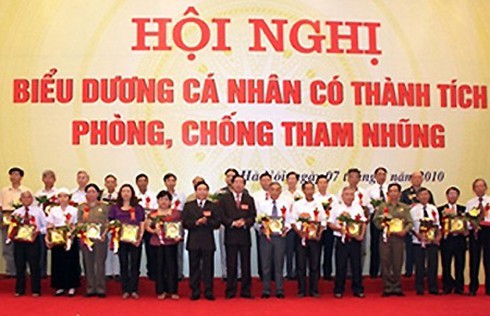 Tăng cường vai trò của báo chí trong phòng chống tham nhũng - ảnh 2