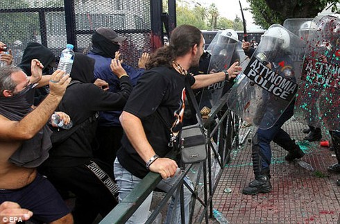 Hy Lạp: biểu tình dữ dội trước chuyến thăm của thủ tướng Đức - ảnh 7